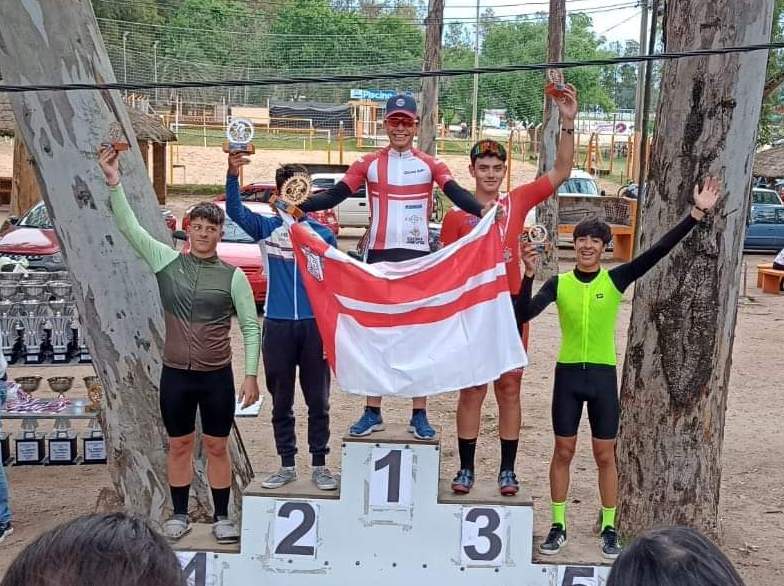 Ciclismo juvenil Luis Pablo Puentes ganó el campeonato Clausura 3
