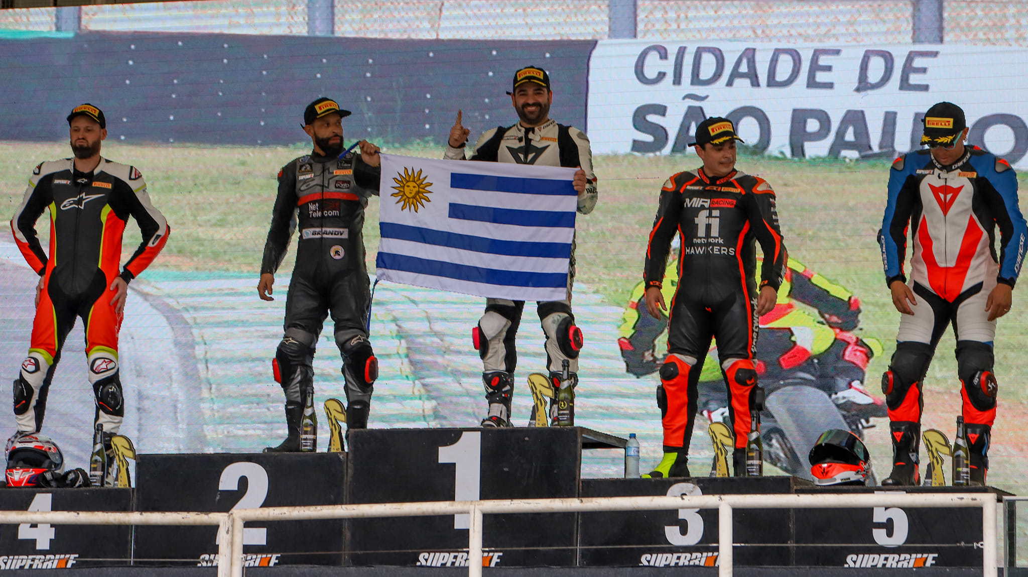 Nuevo podio de Adolfo Maciel en Interlagos. El floridense quedó líder del campeonato internacional de motociclismo