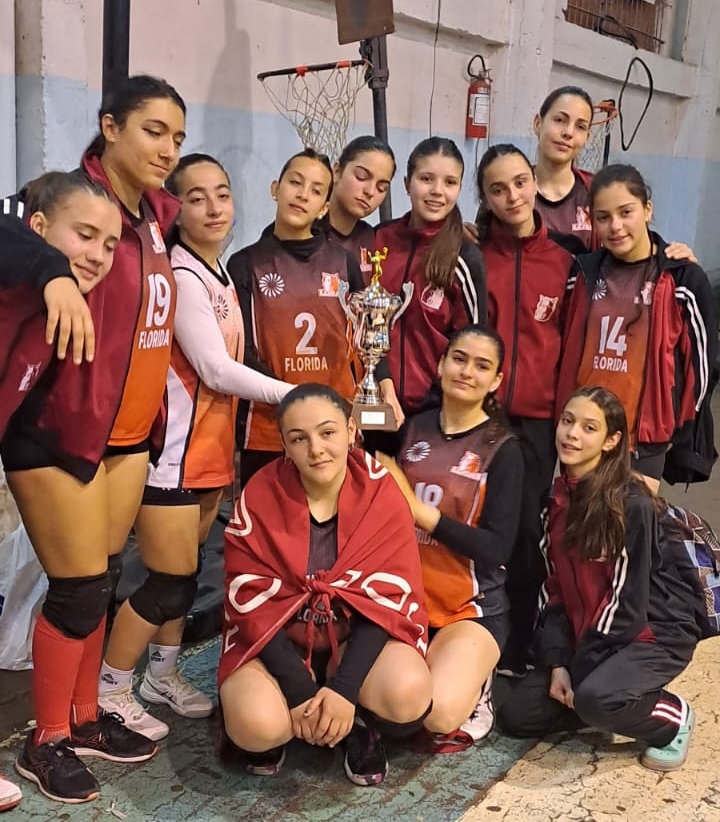 Voleibol Destacada actuación de Las Lobitas en la Ruta de Minas 3