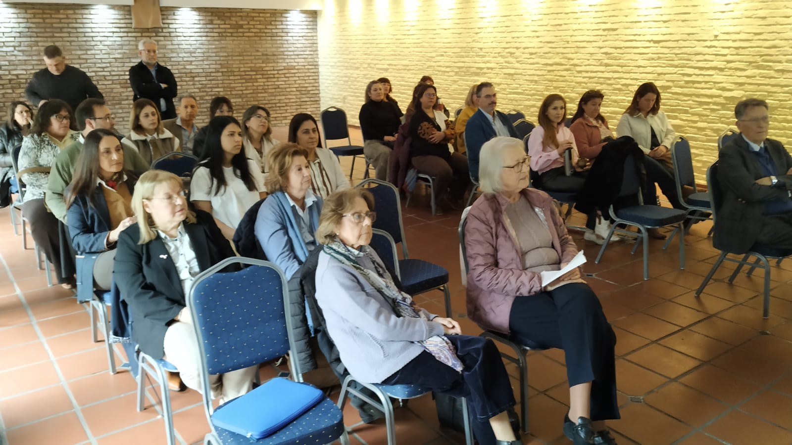 Florida_reúne_a_profesionales_de_la_salud_en_una_jornada_sobre_cáncer_de_mama_y_cuello_de_útero_2.jpeg