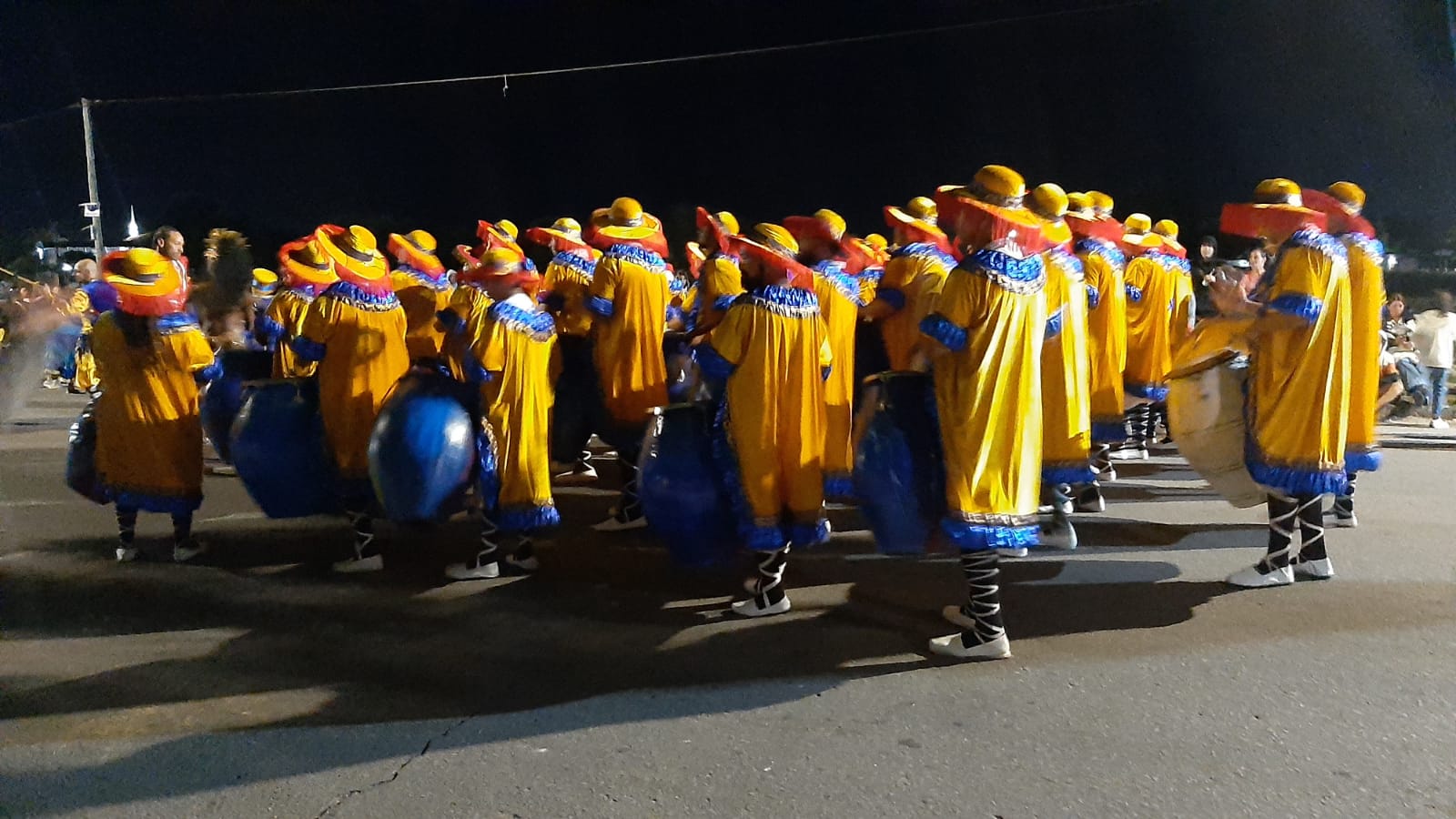 La Avenida Artigas recibió un nuevo desfile de Carnaval 4
